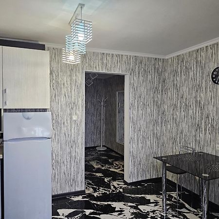 Black And White Apartment キシナウ エクステリア 写真