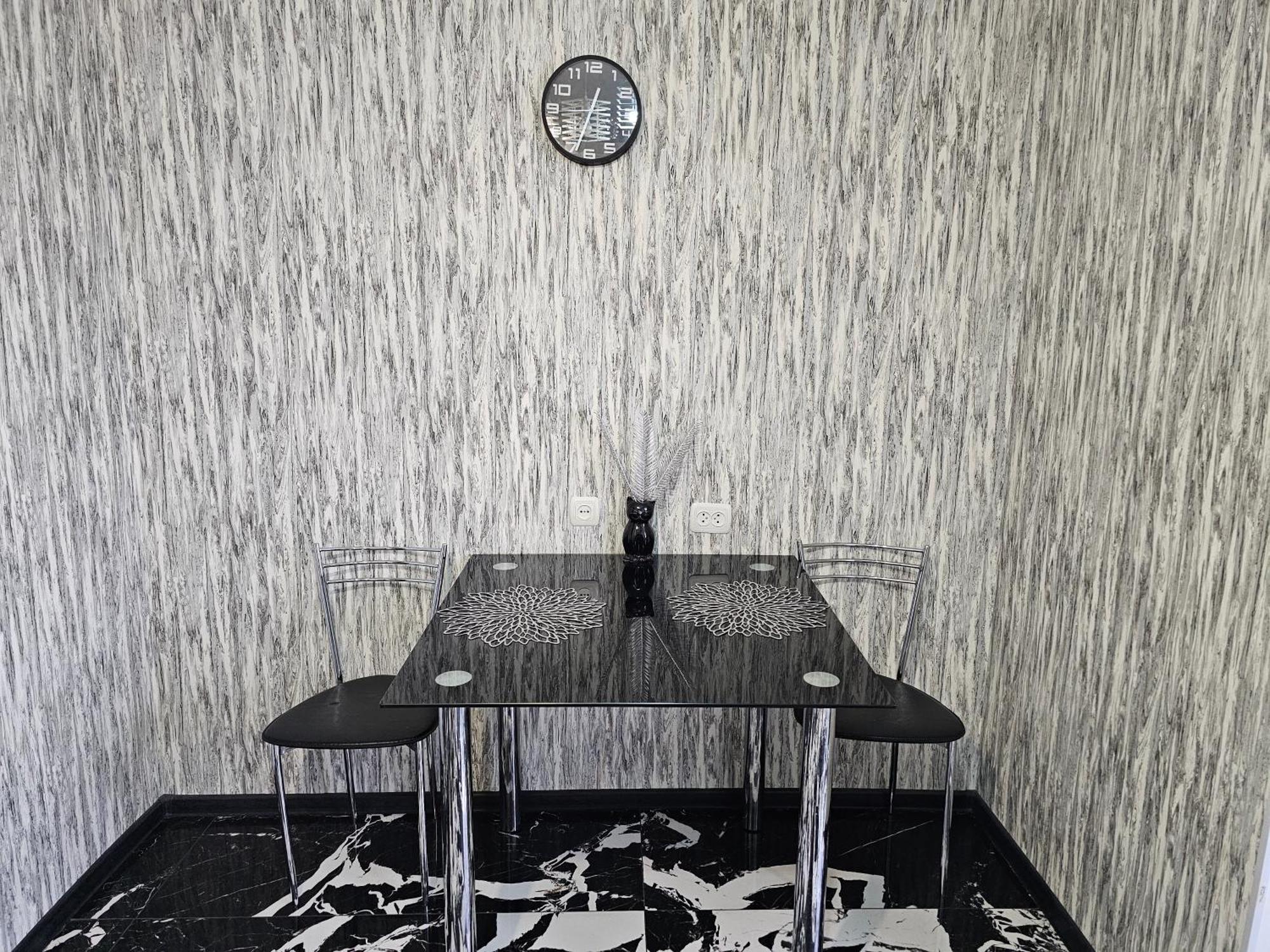 Black And White Apartment キシナウ エクステリア 写真