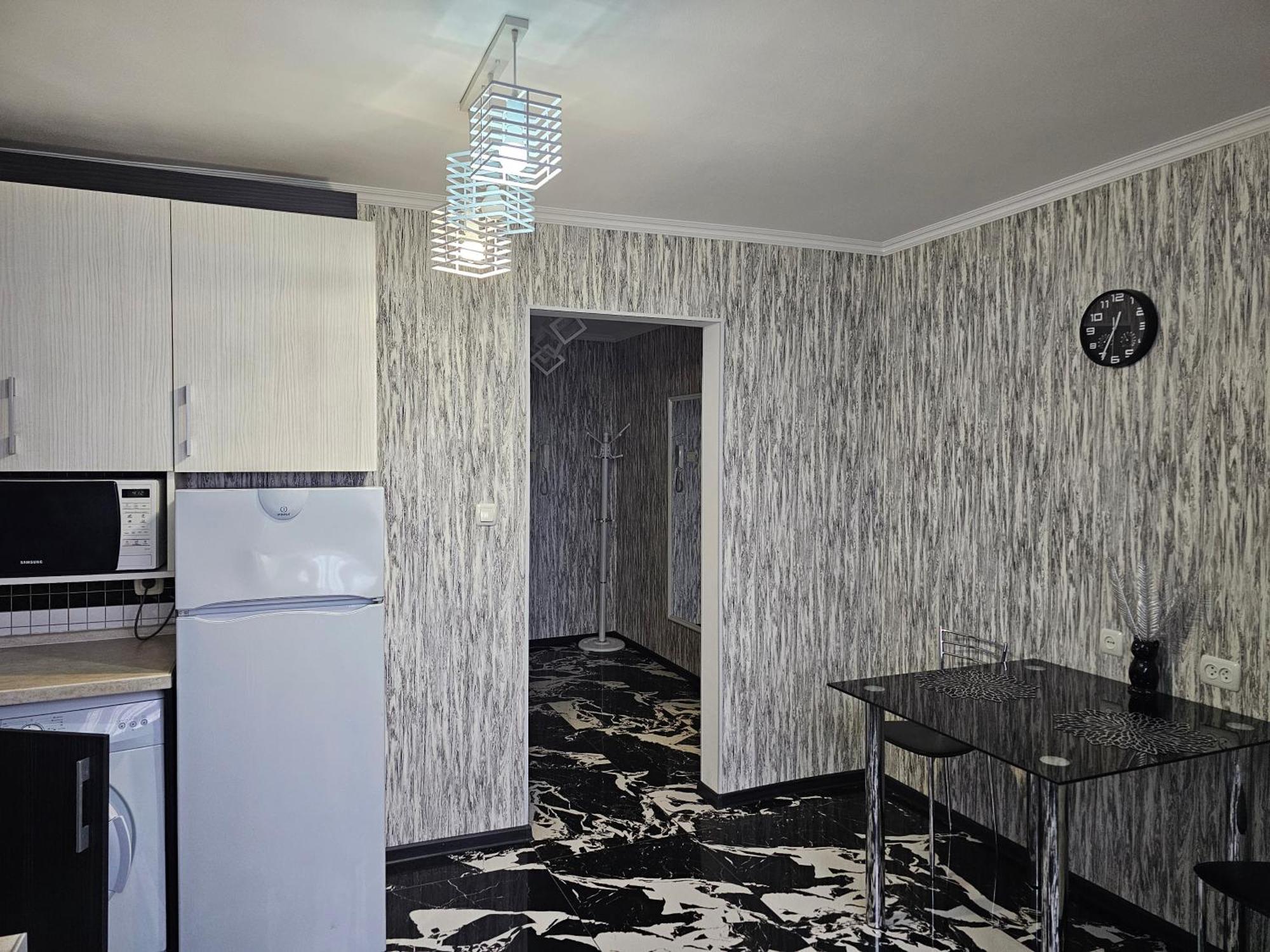 Black And White Apartment キシナウ エクステリア 写真